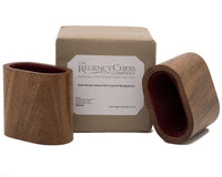 Massieve houten luxe dobbelbekers voor backgammon.