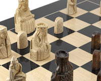 De Isle of Lewis zwarte glans schaakset