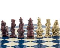 Berkeley Chess Alice in Wonderland Schaakset — Cardinal Blue