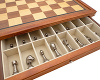 De Finnesburgh metalen- en mahonie deluxe schaakset